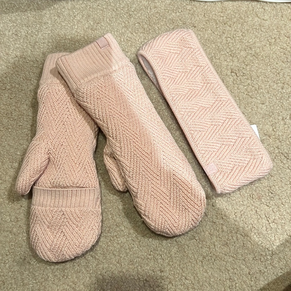 Lululemon Mitten and Ear Warmer Set